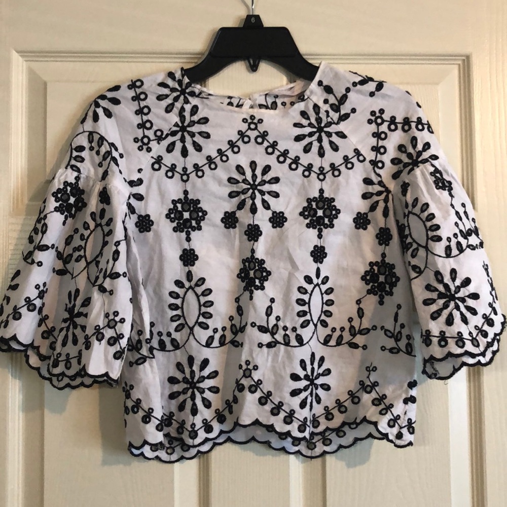 Zara Black & White Floral Embroidered Eyelet Top - Picture 2 of 6